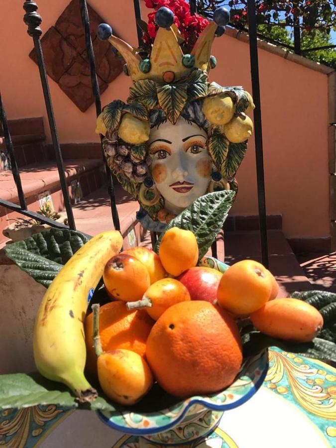 مبيت وإفطار تاورمينا La Capanna Di Giuseppe E Maria المظهر الخارجي الصورة