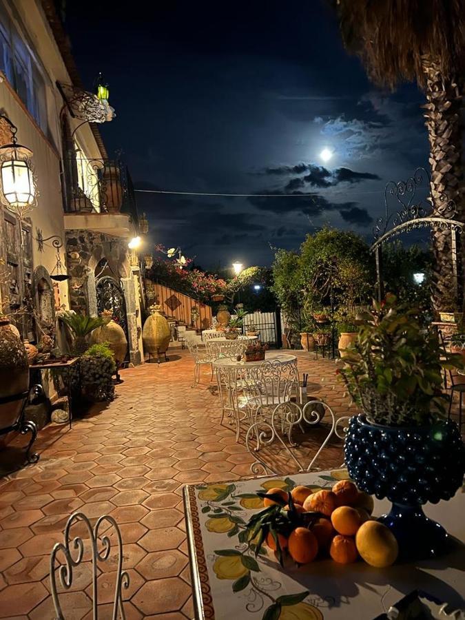 مبيت وإفطار تاورمينا La Capanna Di Giuseppe E Maria المظهر الخارجي الصورة